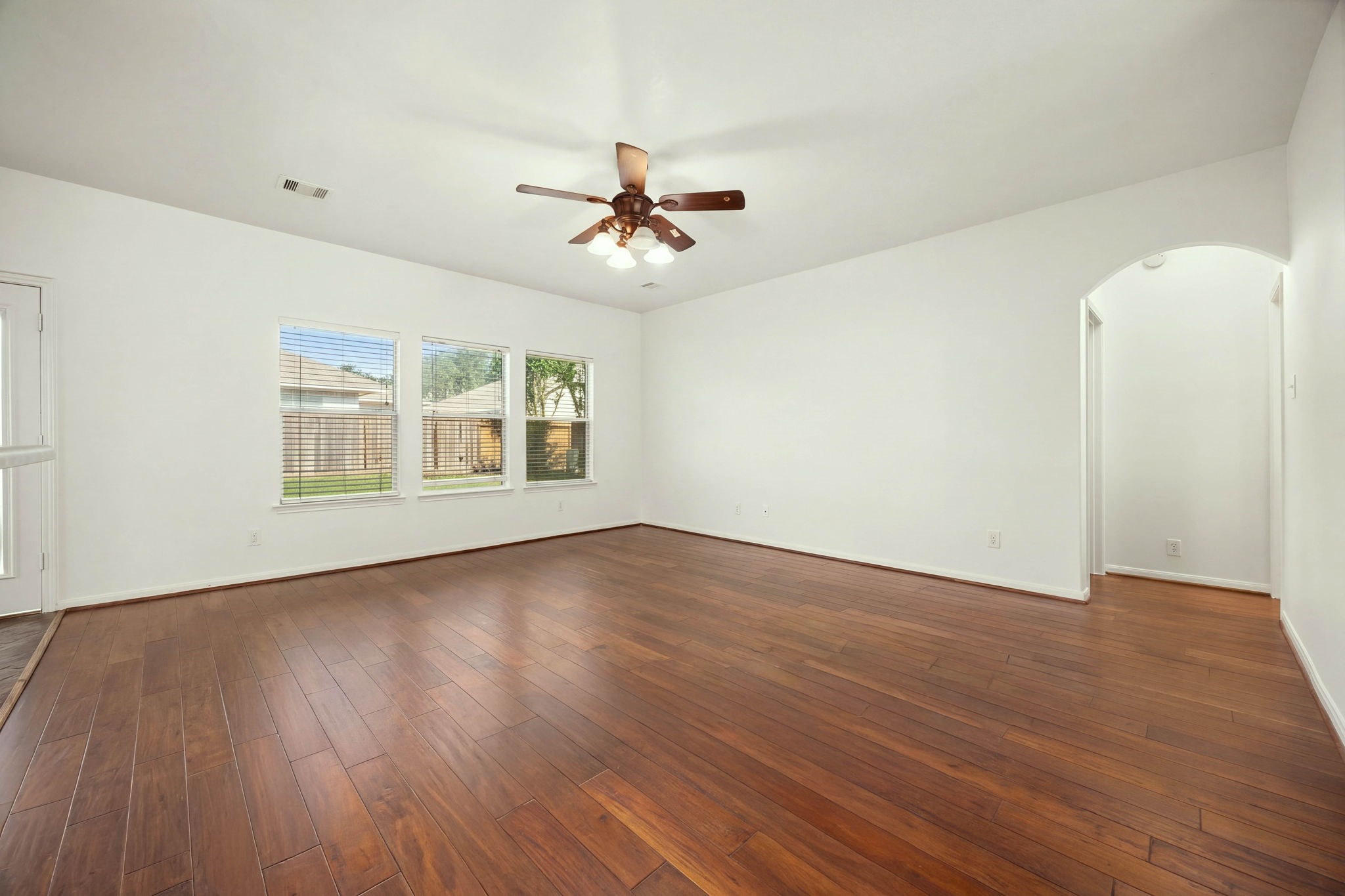 10003 Lynette Falls Drive Property Photo 8