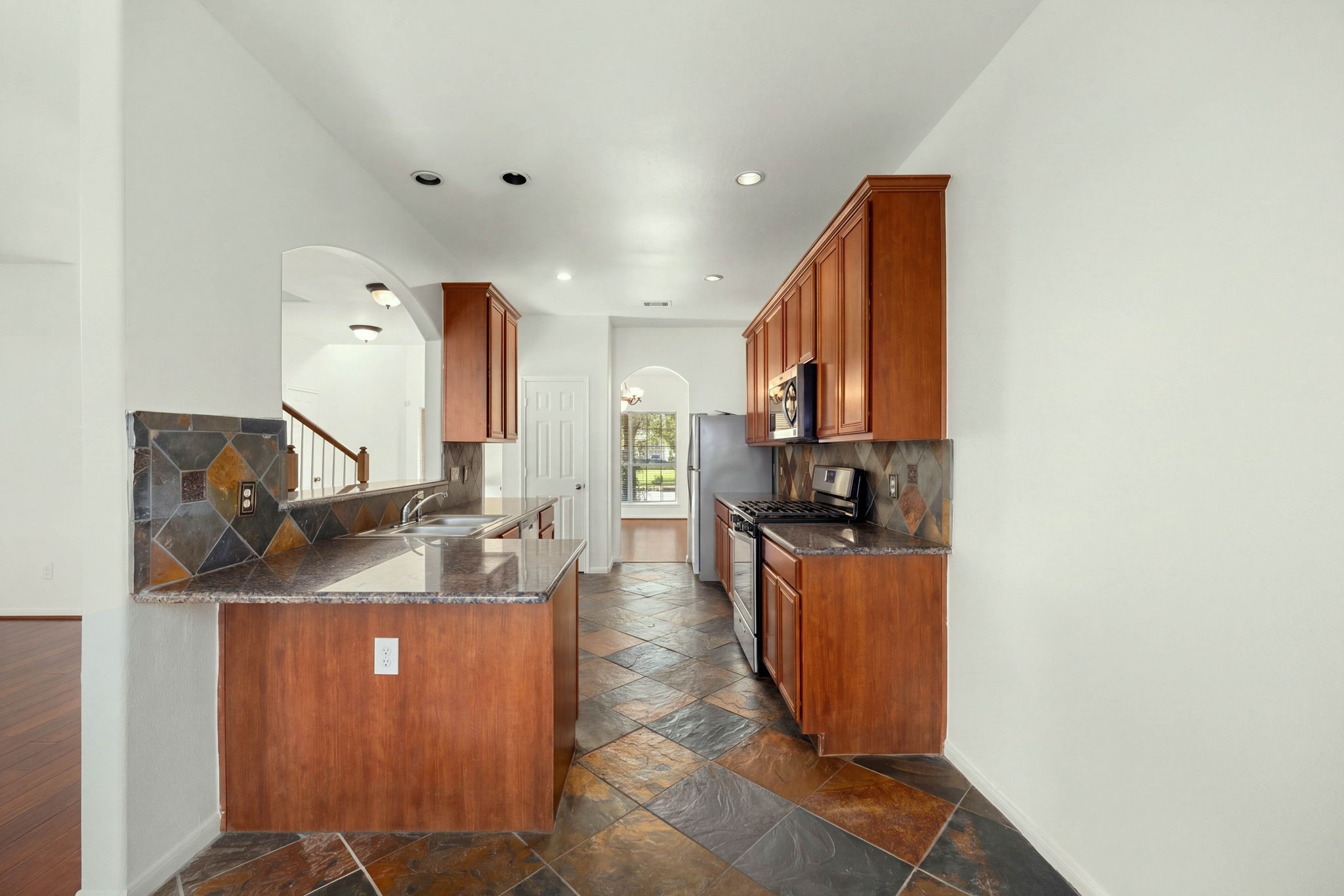 10003 Lynette Falls Drive Property Photo 11