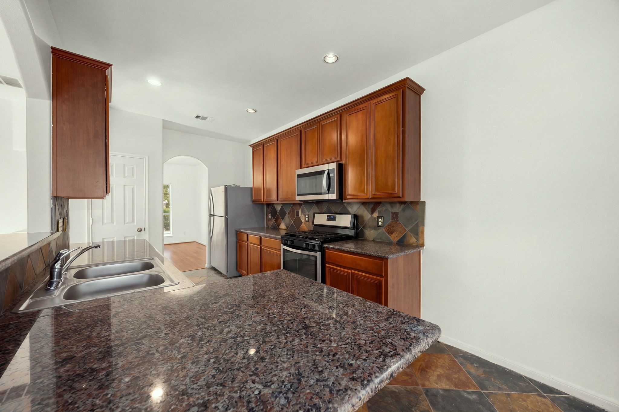 10003 Lynette Falls Drive Property Photo 13