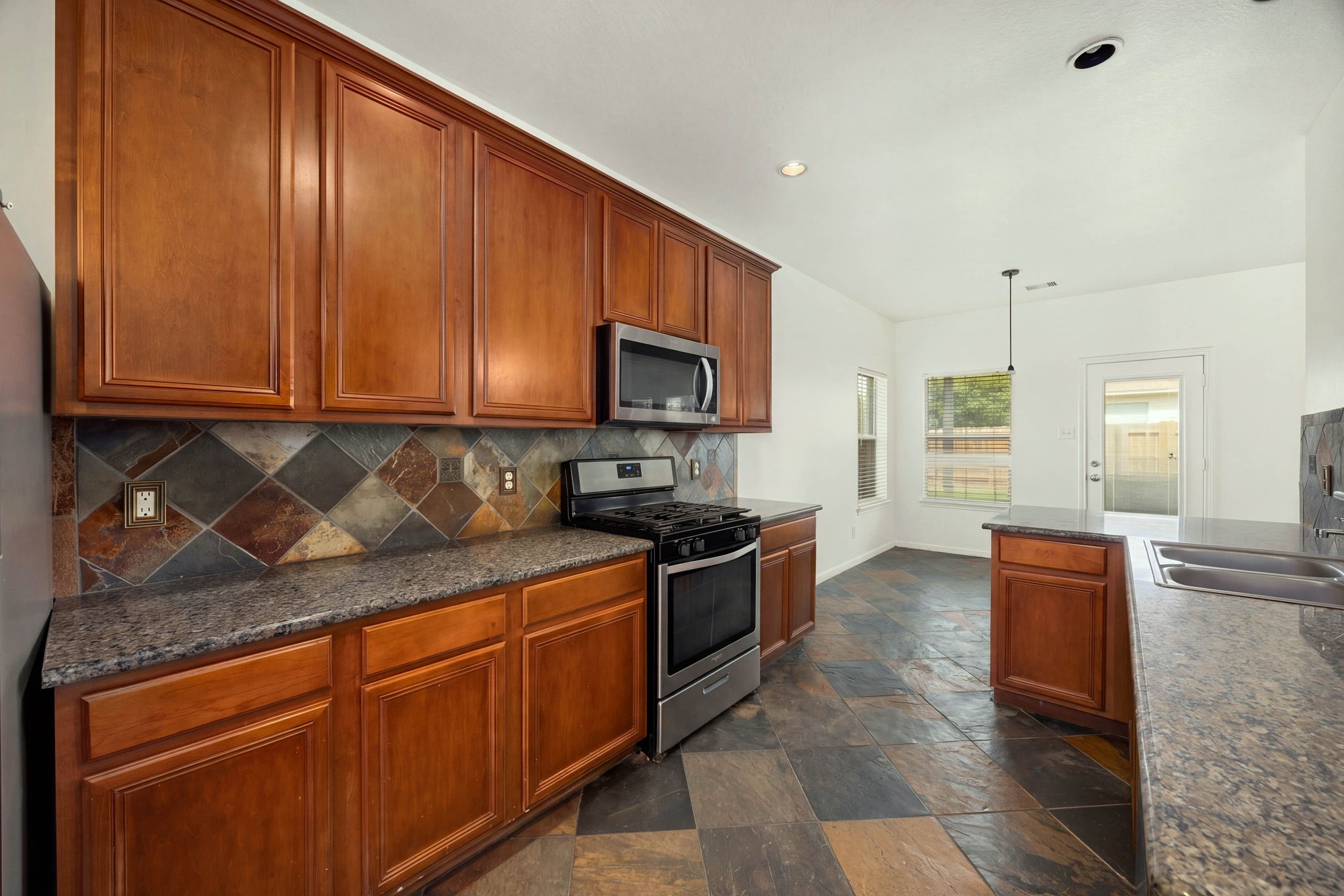 10003 Lynette Falls Drive Property Photo 15