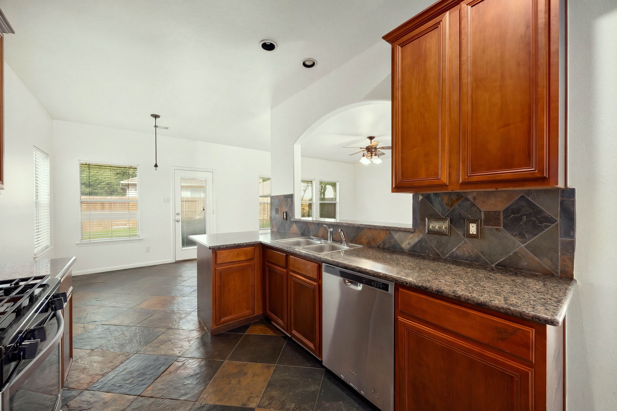 10003 Lynette Falls Drive Property Photo 16