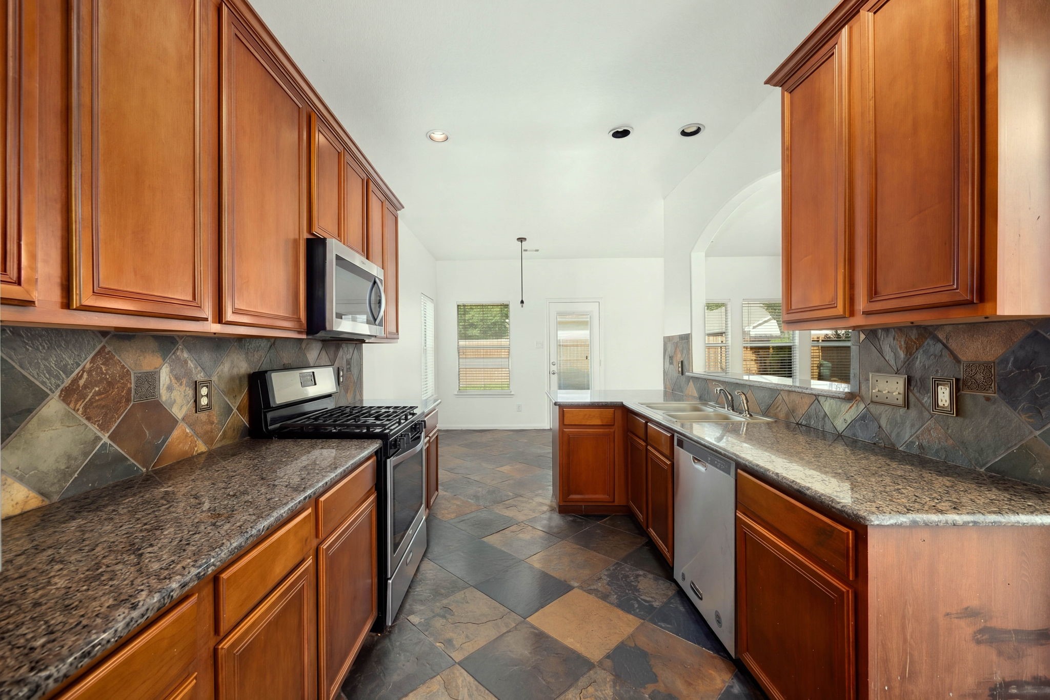 10003 Lynette Falls Drive Property Photo 17