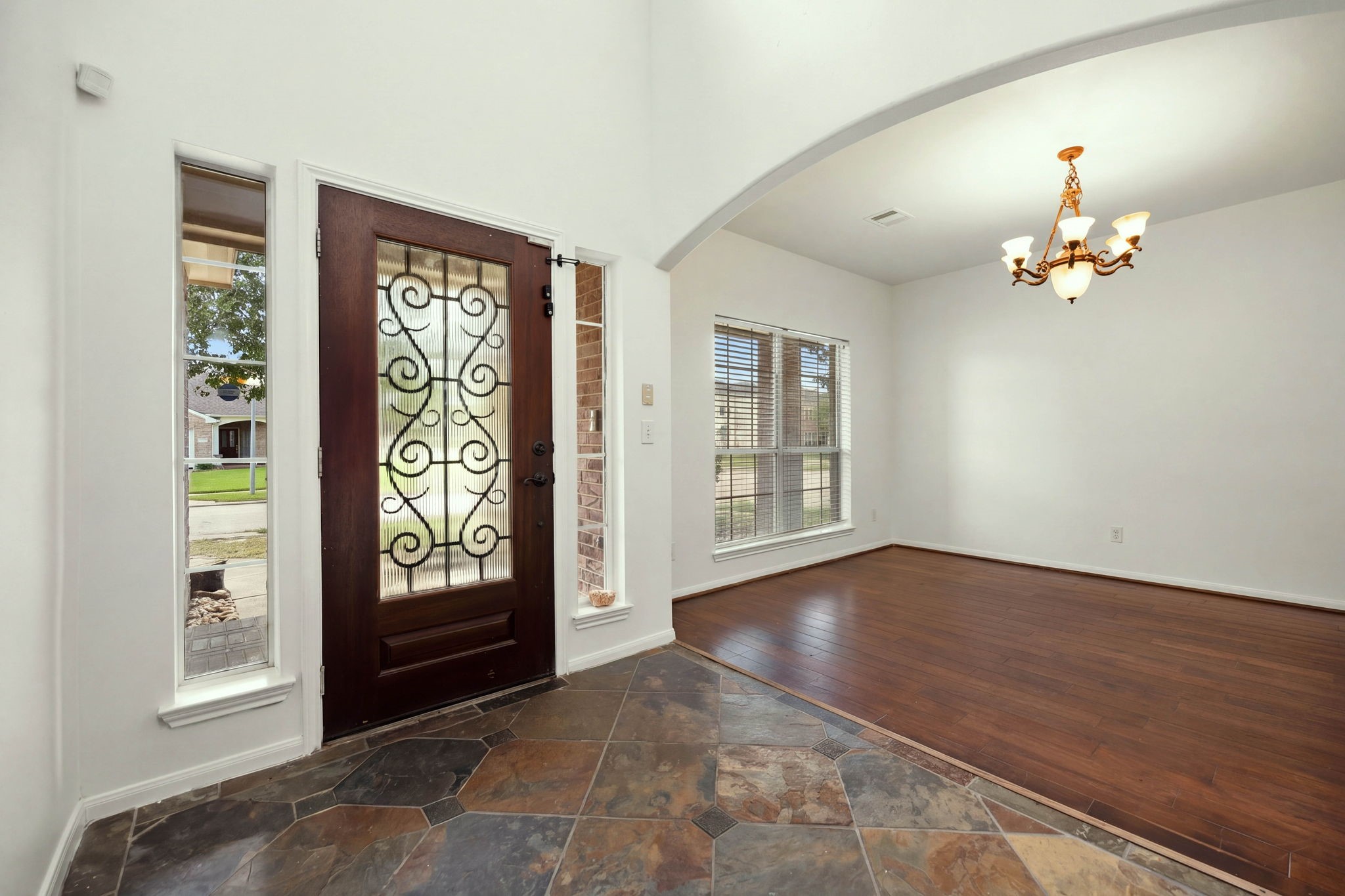 10003 Lynette Falls Drive Property Photo 19