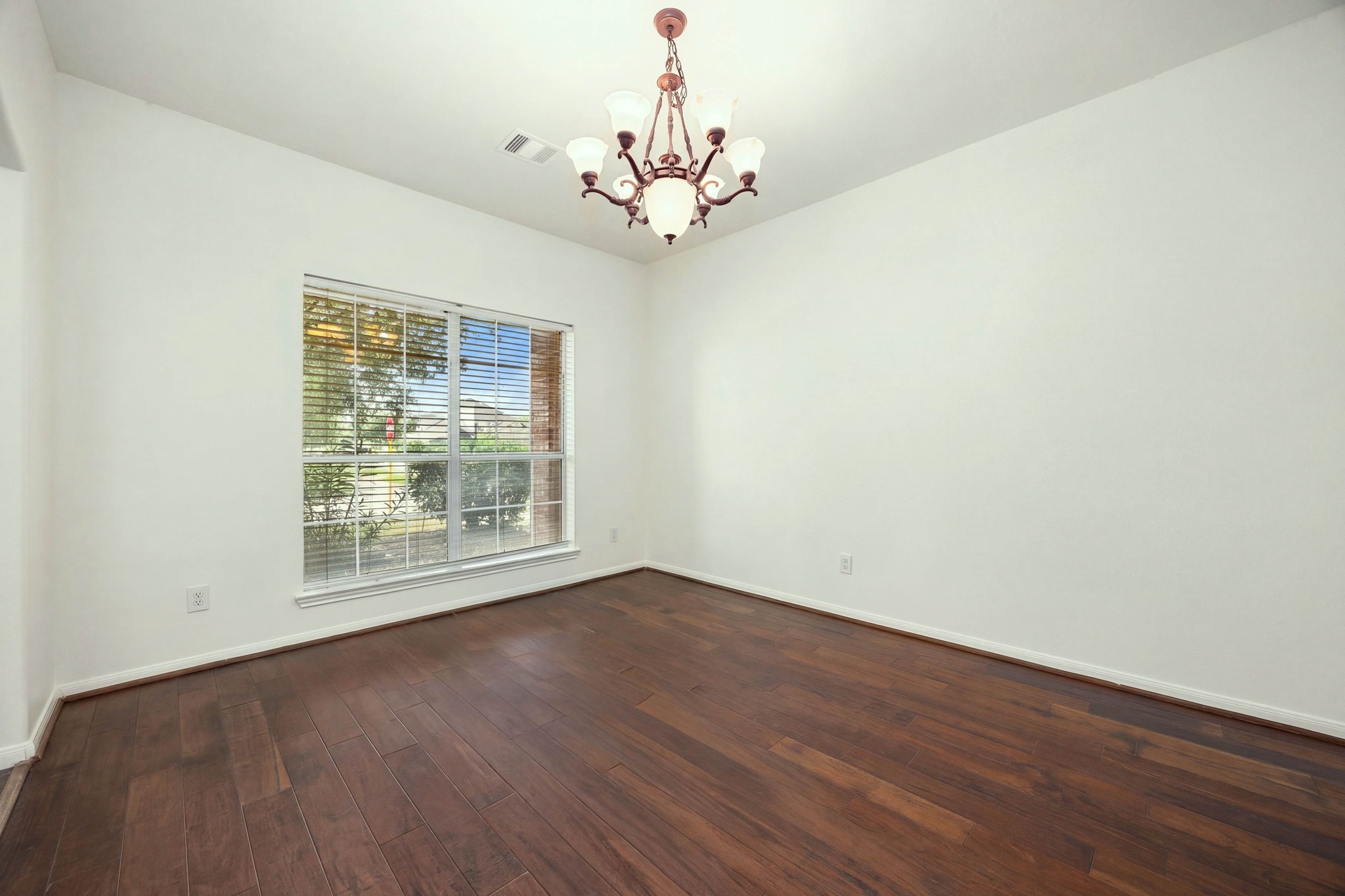 10003 Lynette Falls Drive Property Photo 20