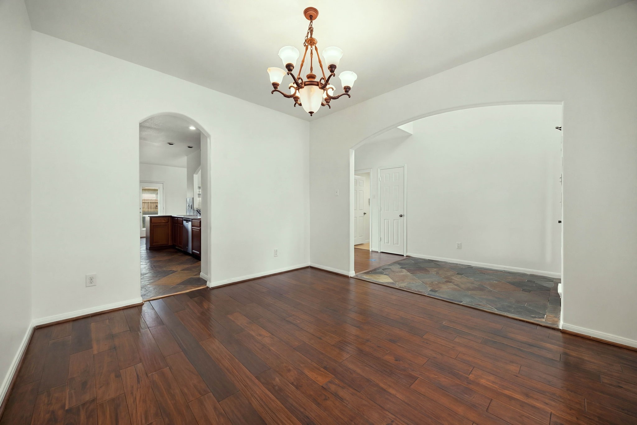 10003 Lynette Falls Drive Property Photo 21