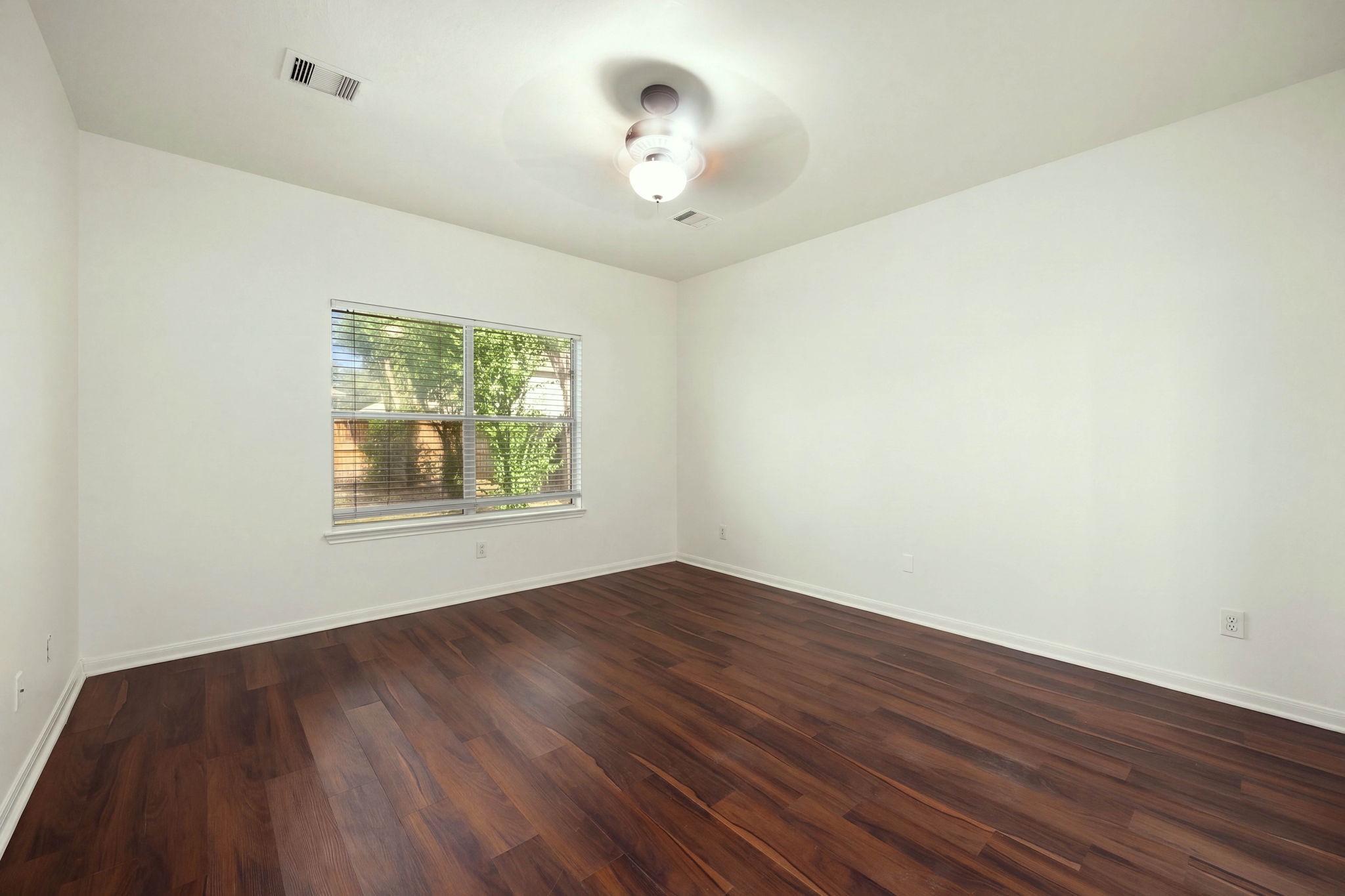 10003 Lynette Falls Drive Property Photo 22