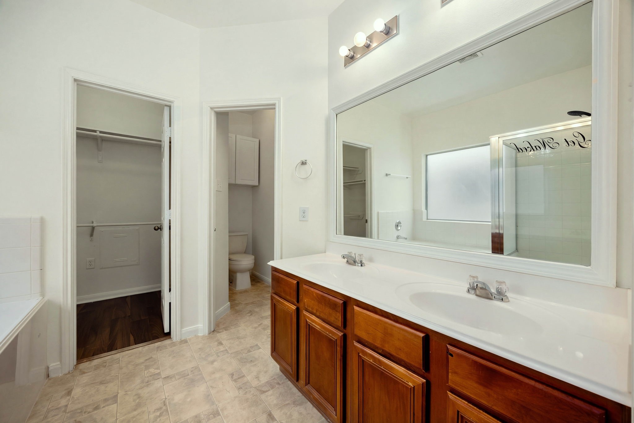 10003 Lynette Falls Drive Property Photo 24