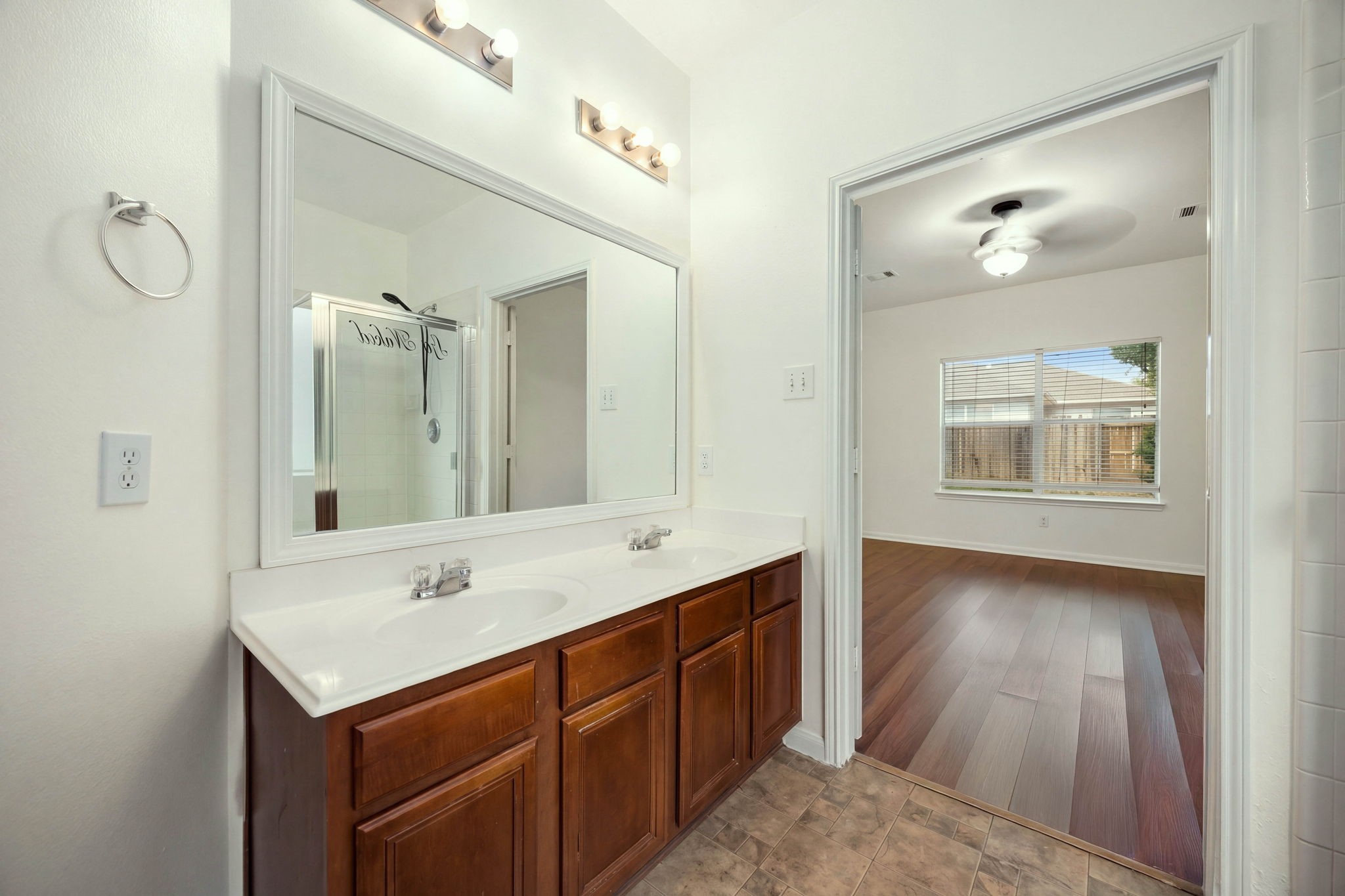 10003 Lynette Falls Drive Property Photo 25