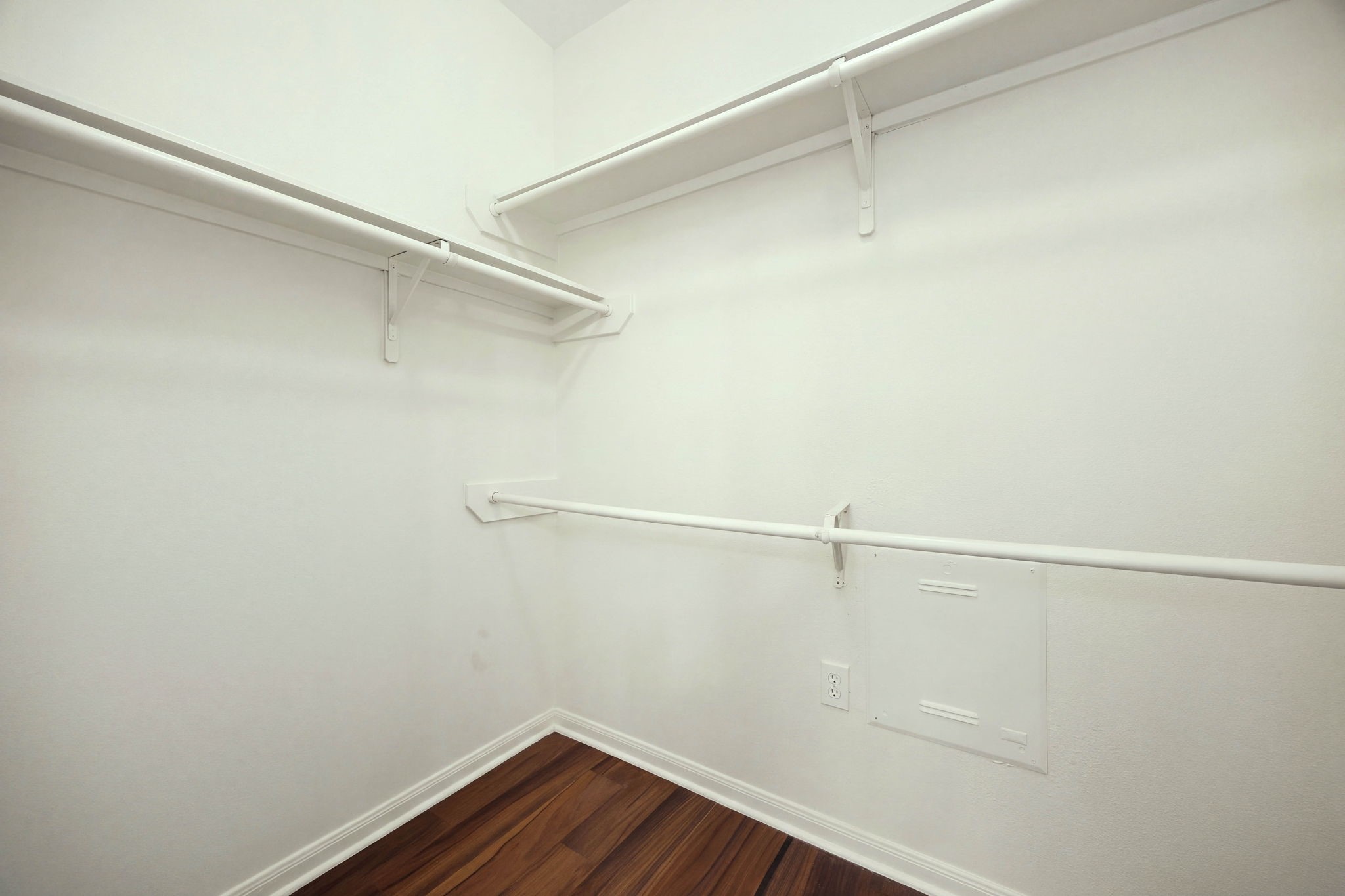 10003 Lynette Falls Drive Property Photo 27