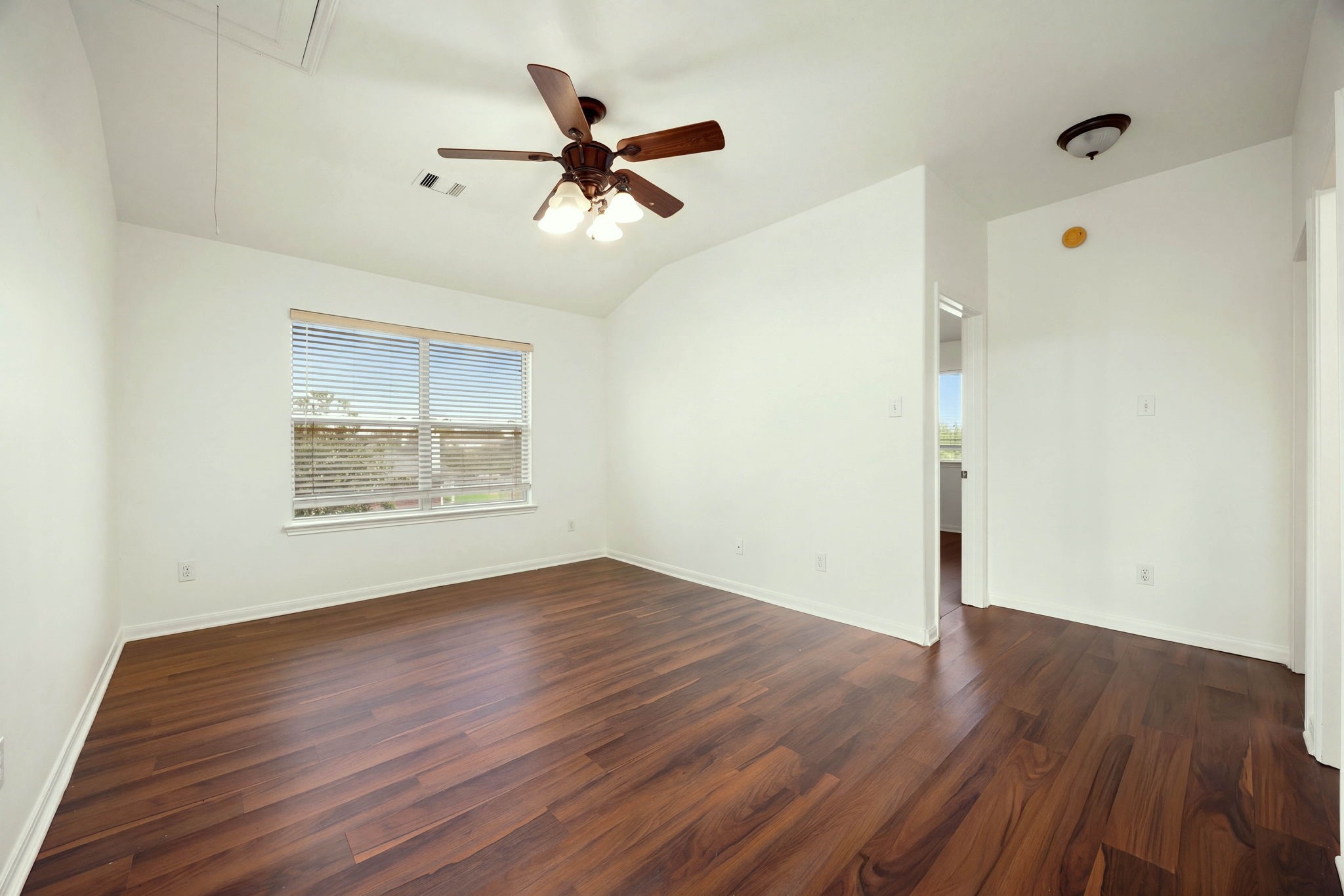 10003 Lynette Falls Drive Property Photo 30