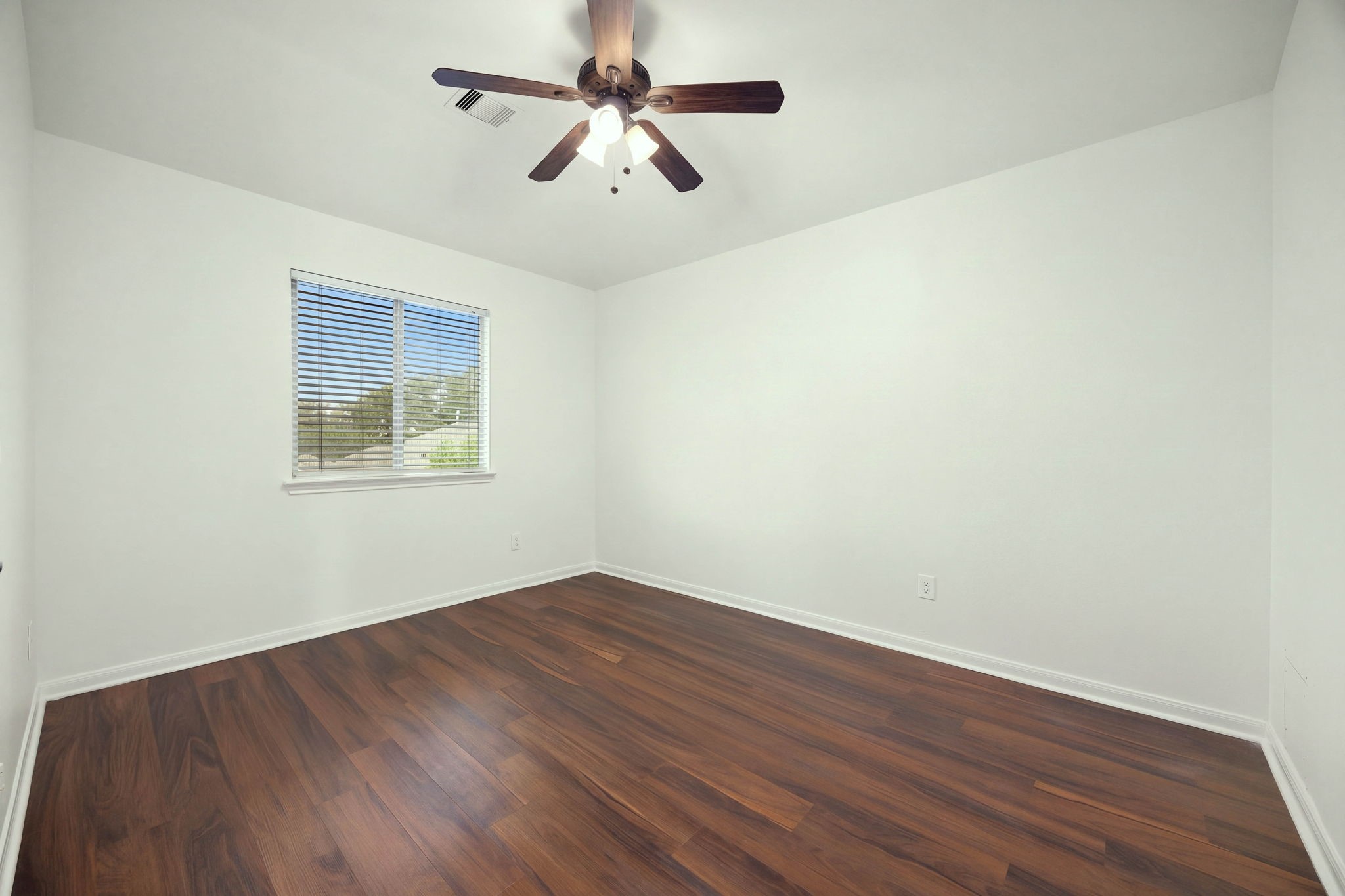 10003 Lynette Falls Drive Property Photo 32