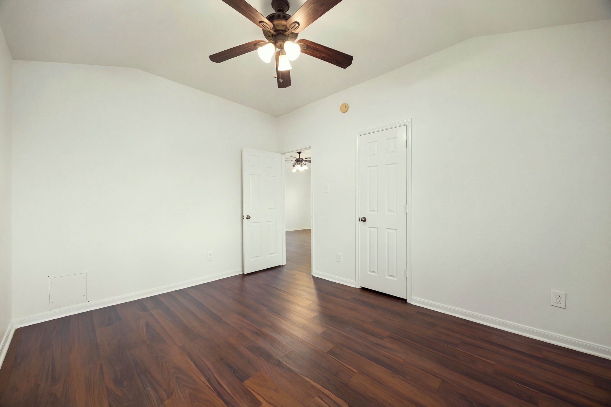 10003 Lynette Falls Drive Property Photo 33