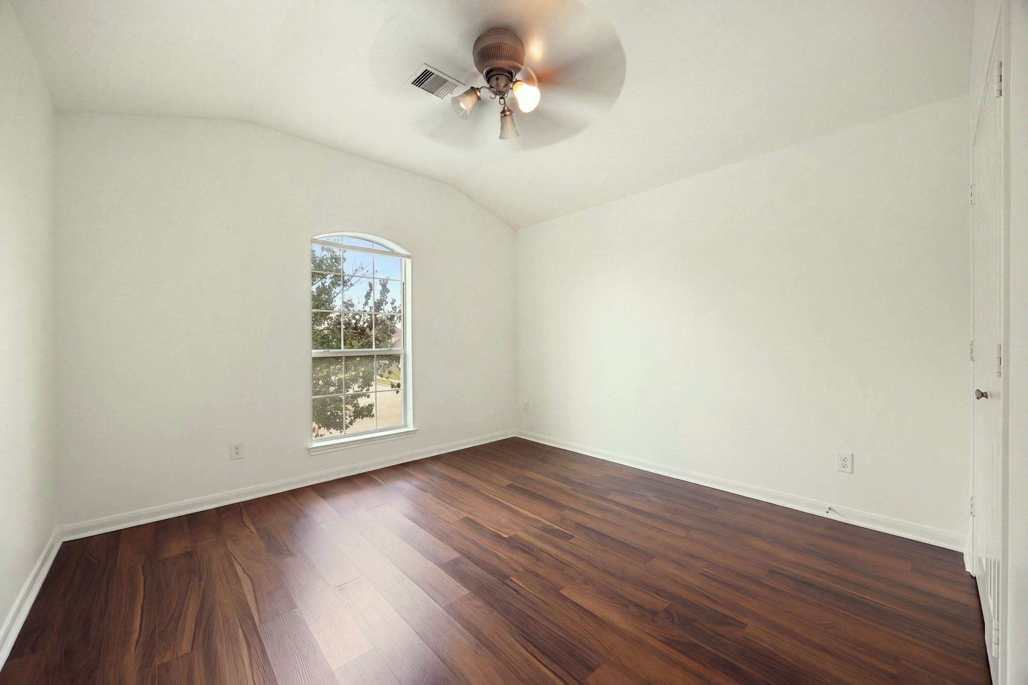 10003 Lynette Falls Drive Property Photo 36