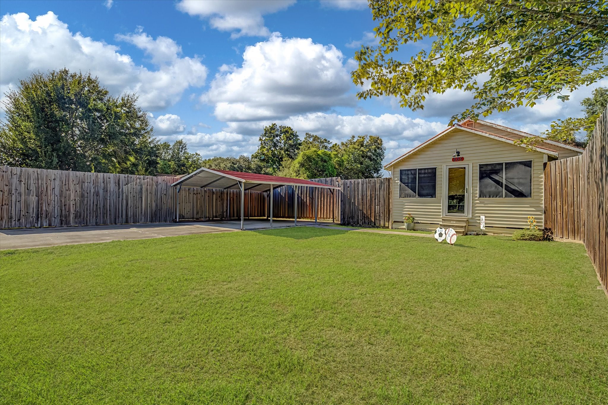 805 Trinity Street Property Photo 1