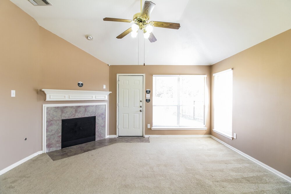 21502 Broadstone Drive Property Photo 4