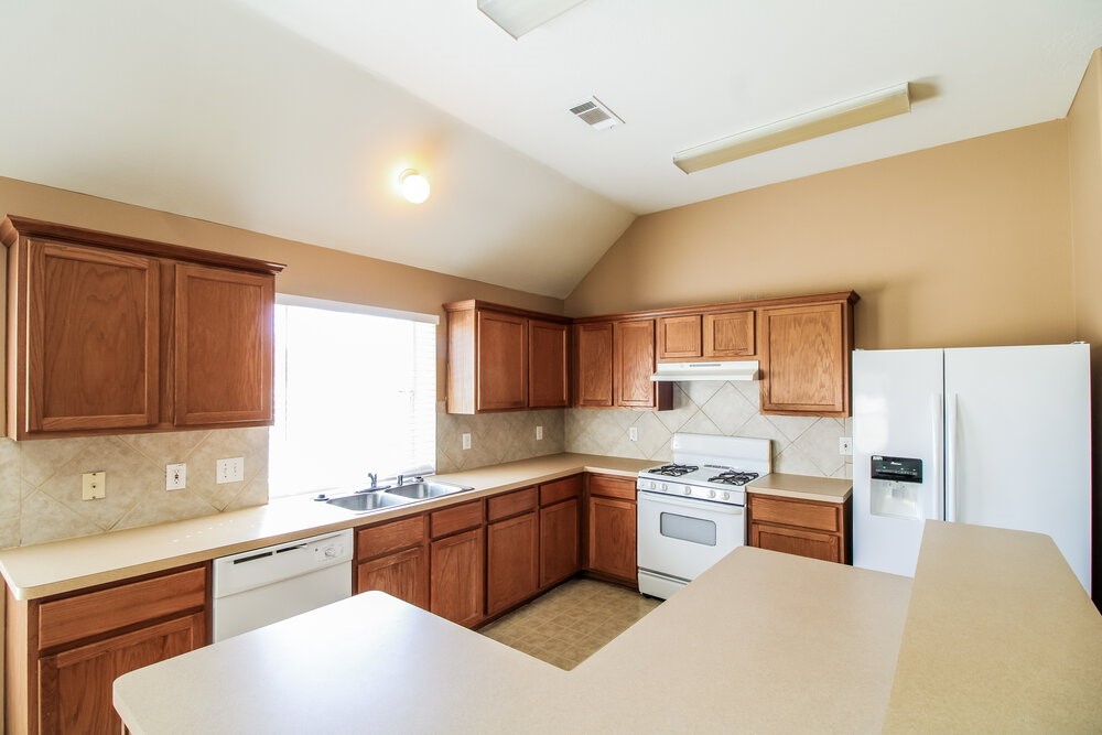 21502 Broadstone Drive Property Photo 7