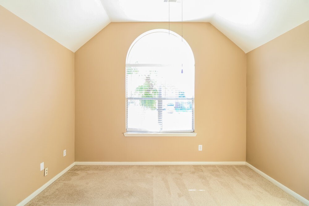 21502 Broadstone Drive Property Photo 8