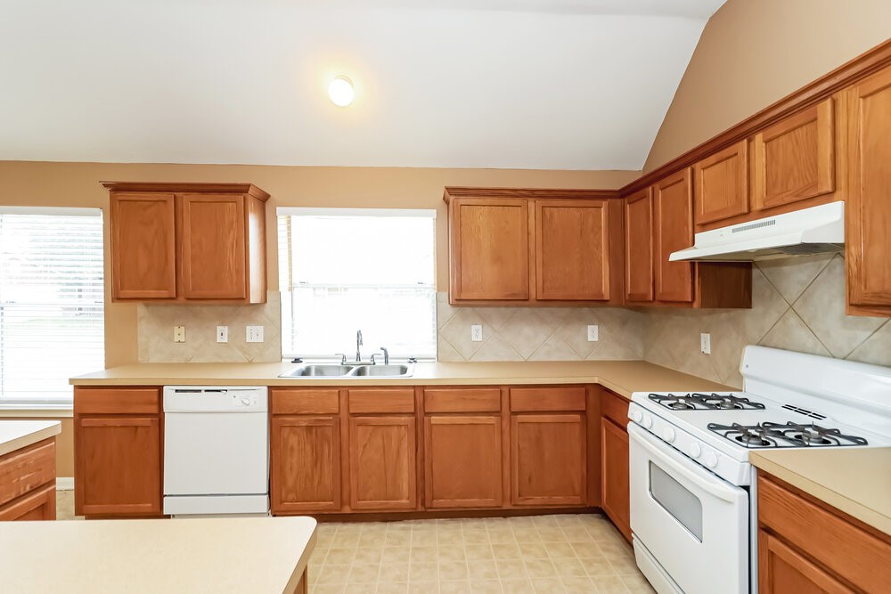 21502 Broadstone Drive Property Photo 11