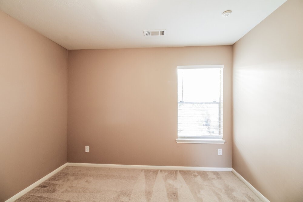 21502 Broadstone Drive Property Photo 12