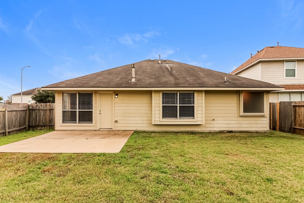 21502 Broadstone Drive Property Photo 16