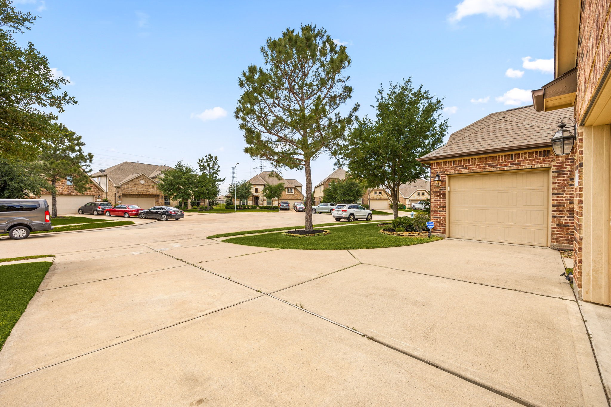 9338 Taylor Cliff Lane Property Photo 7