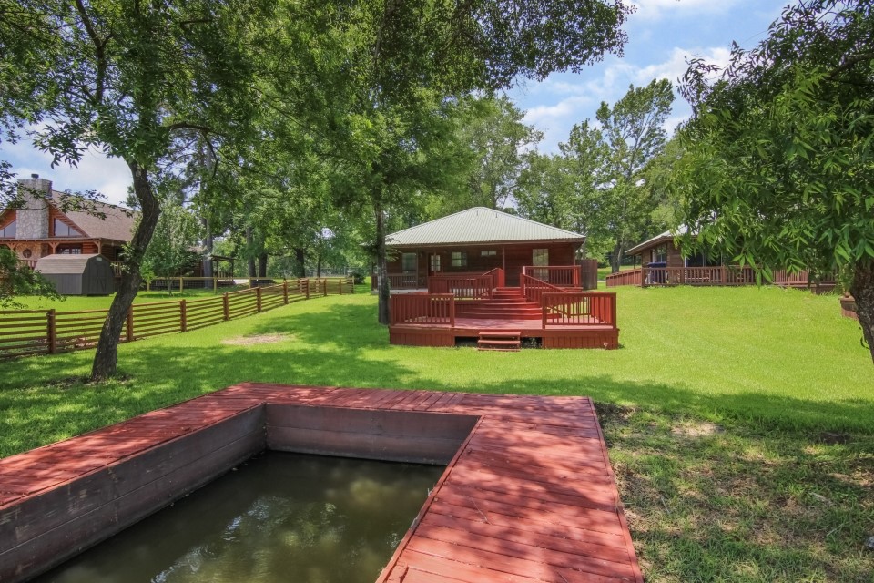 42 Hunters Creek Drive Property Photo 4