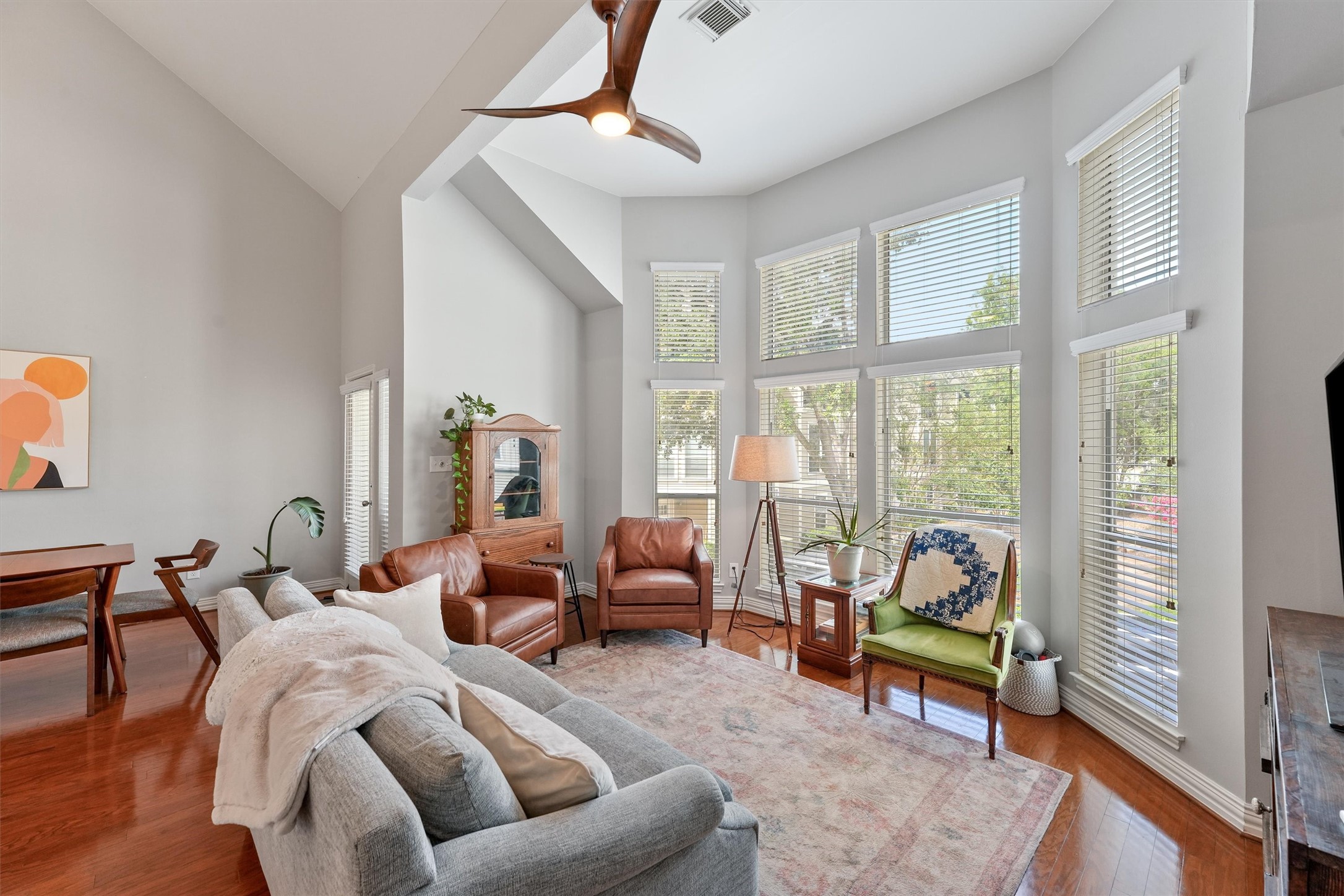 1245 W 17th Street Property Photo 1