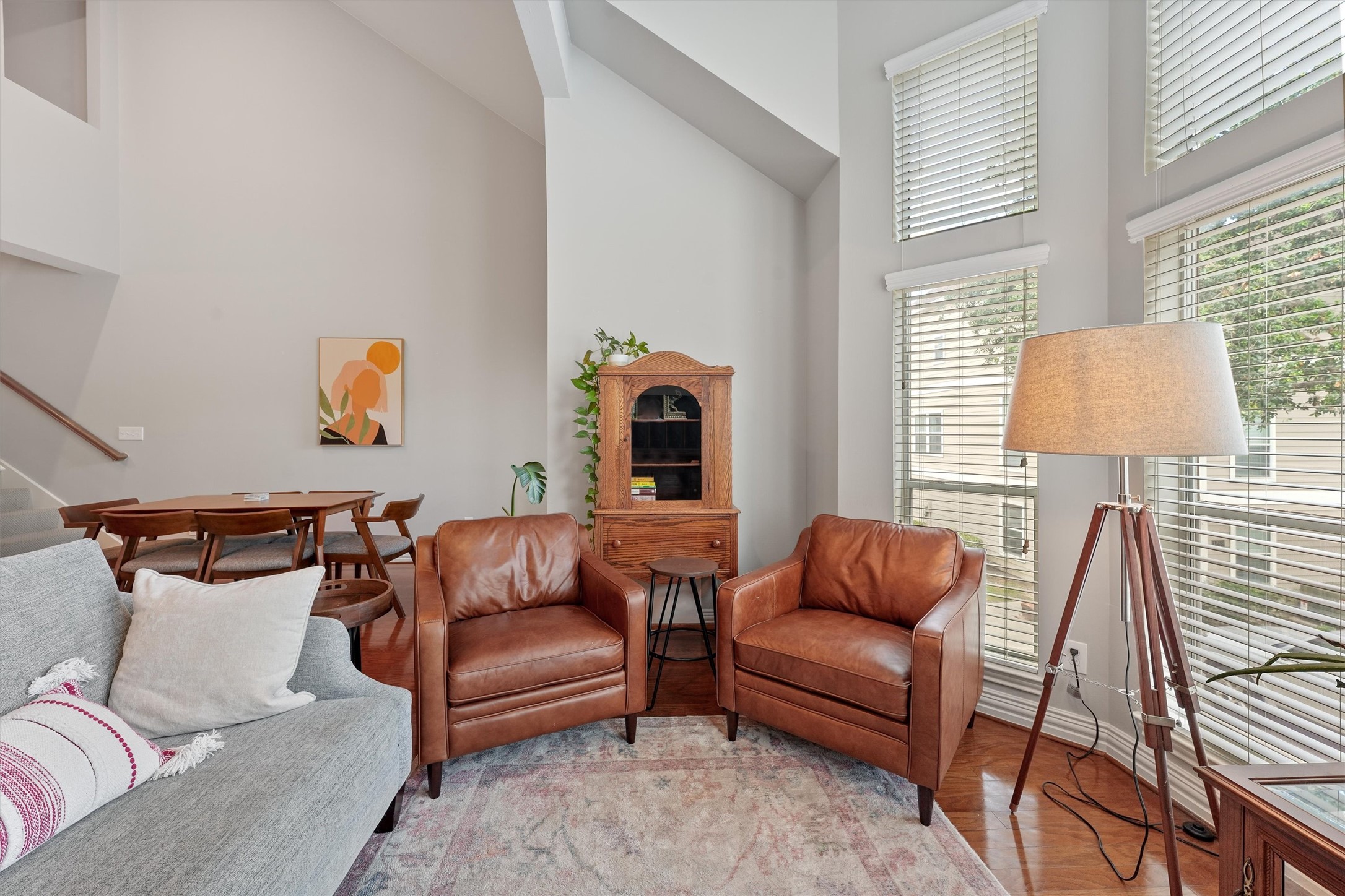 1245 W 17th Street Property Photo 4
