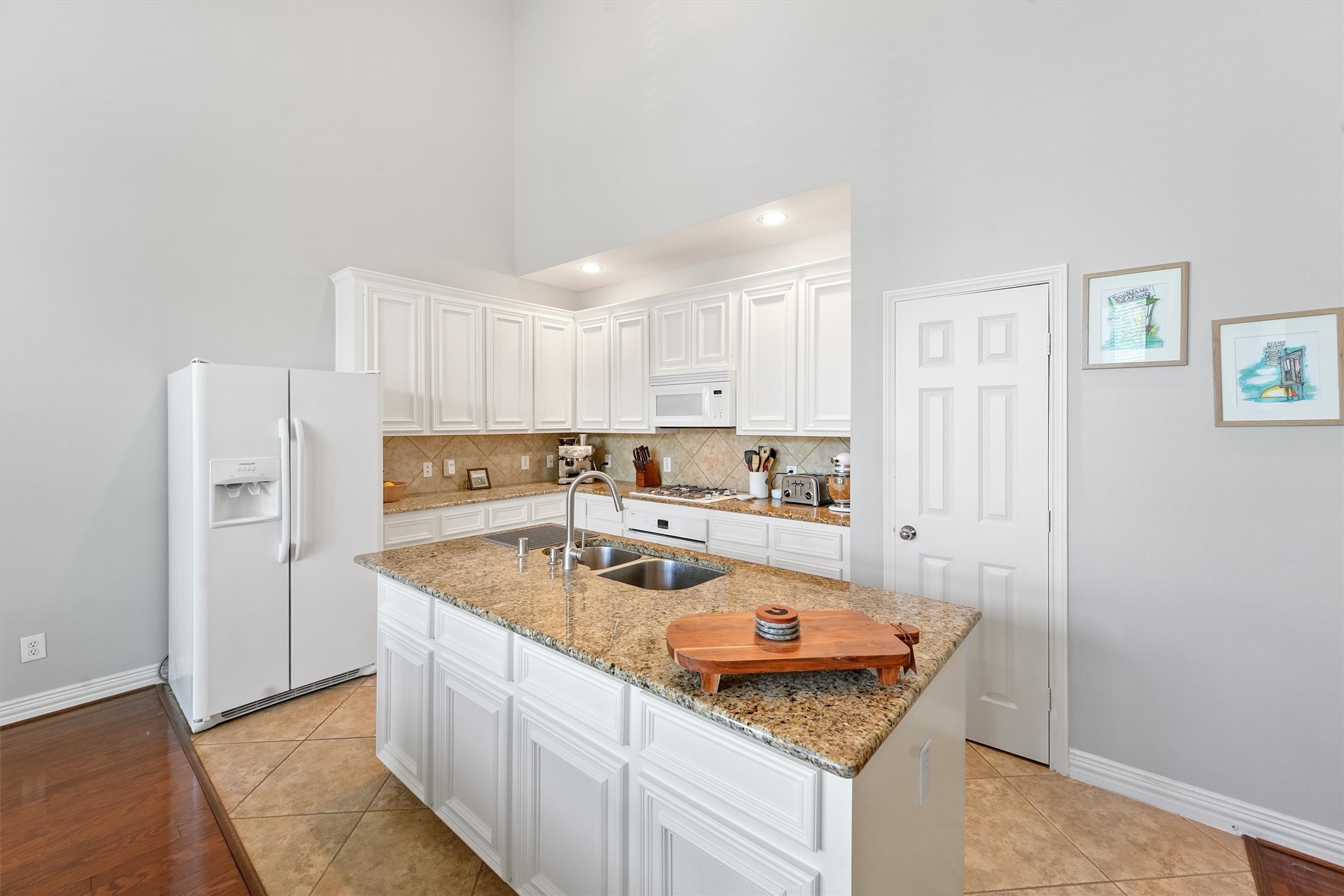 1245 W 17th Street Property Photo 5