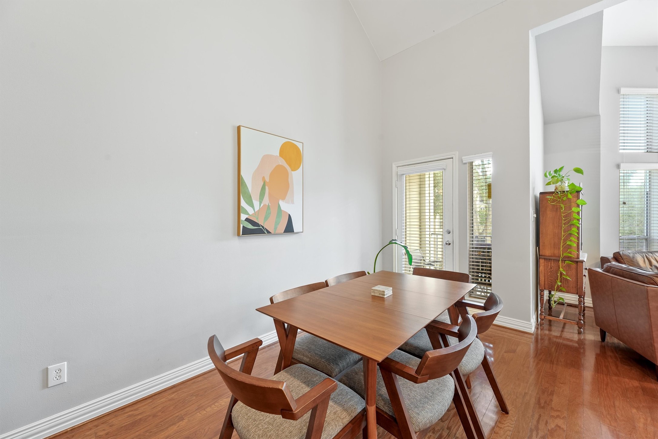 1245 W 17th Street Property Photo 8