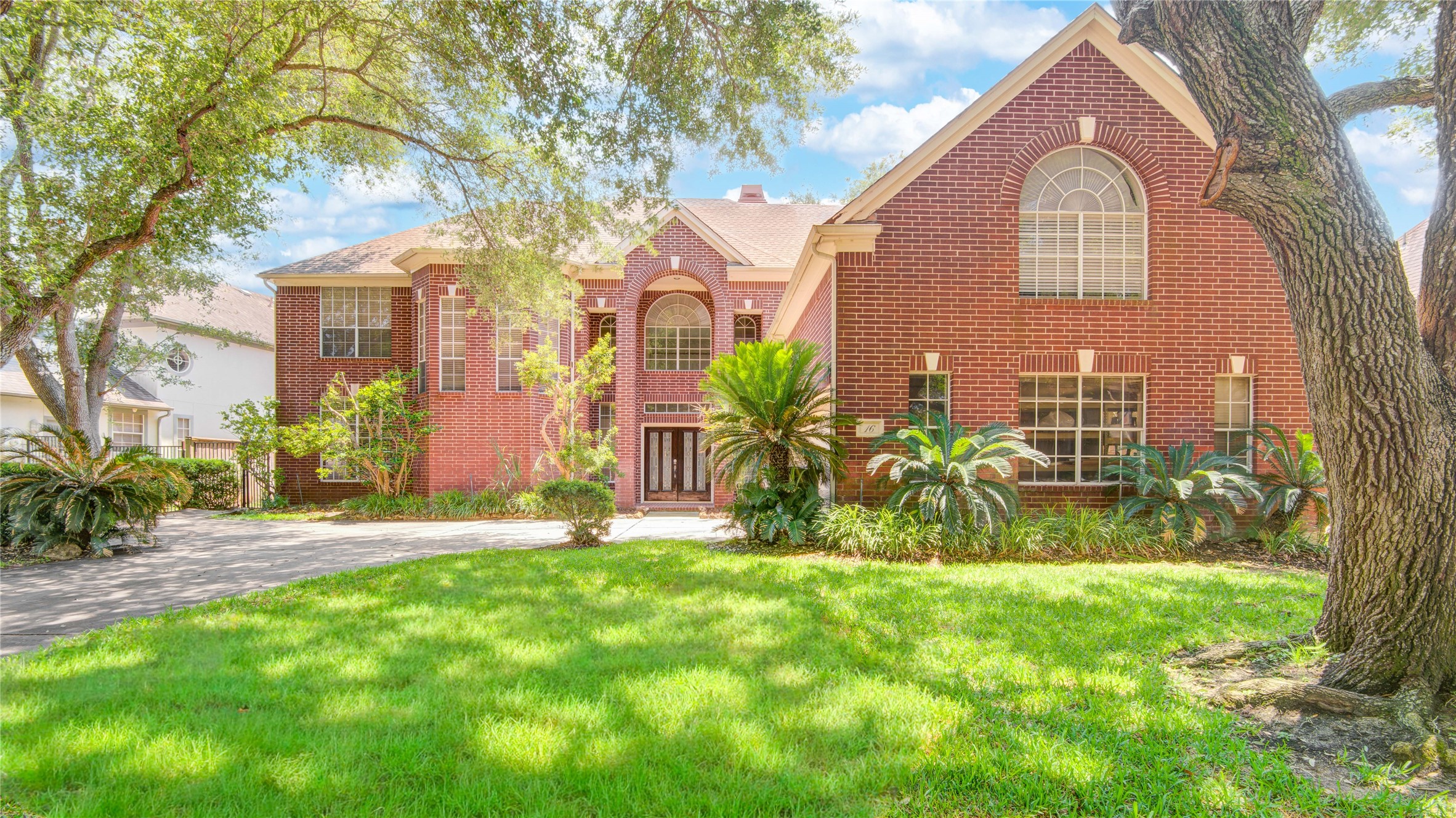 16 Treverstone Court Property Photo 2