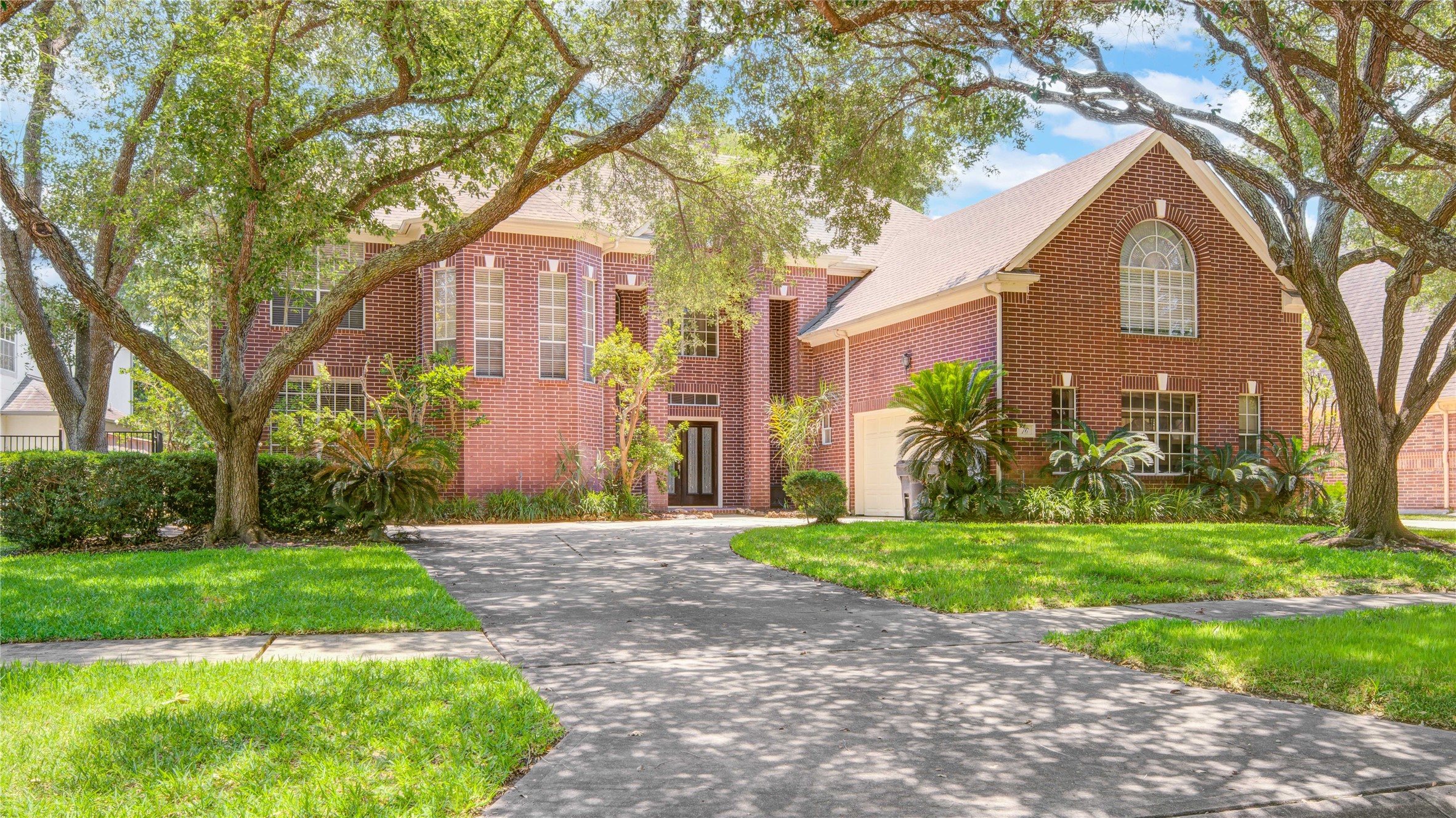 16 Treverstone Court Property Photo 3