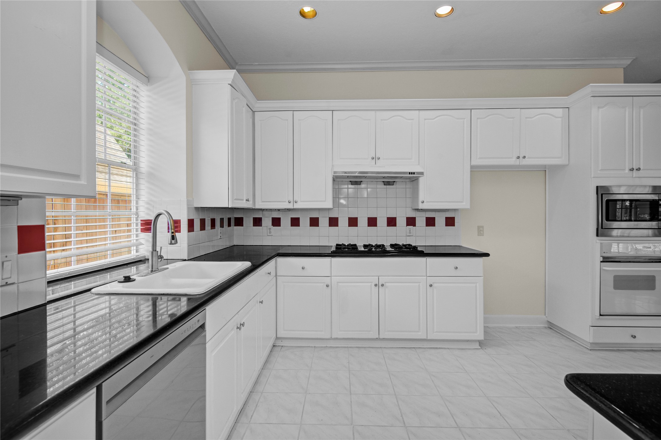 16 Treverstone Court Property Photo 23
