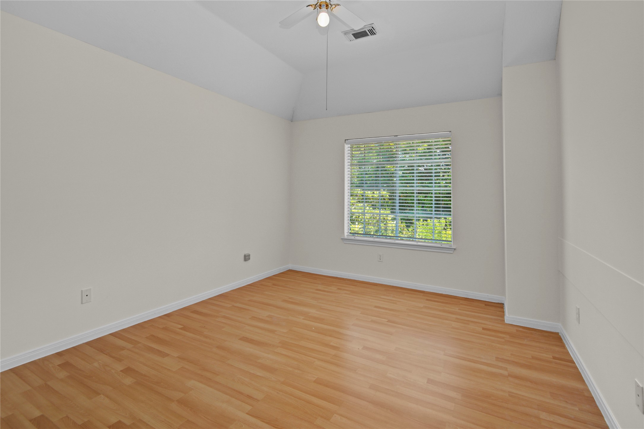 16 Treverstone Court Property Photo 32