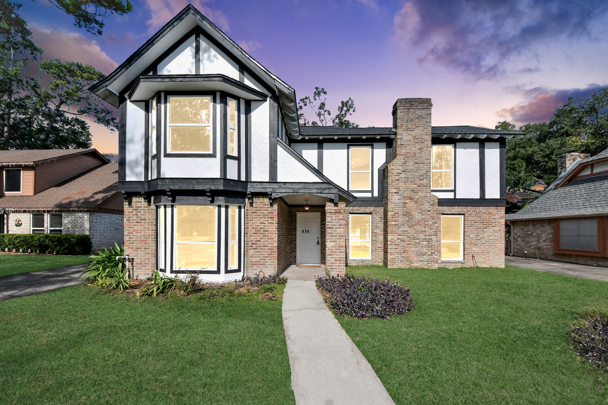 616 S Rivershire Drive Property Photo 1