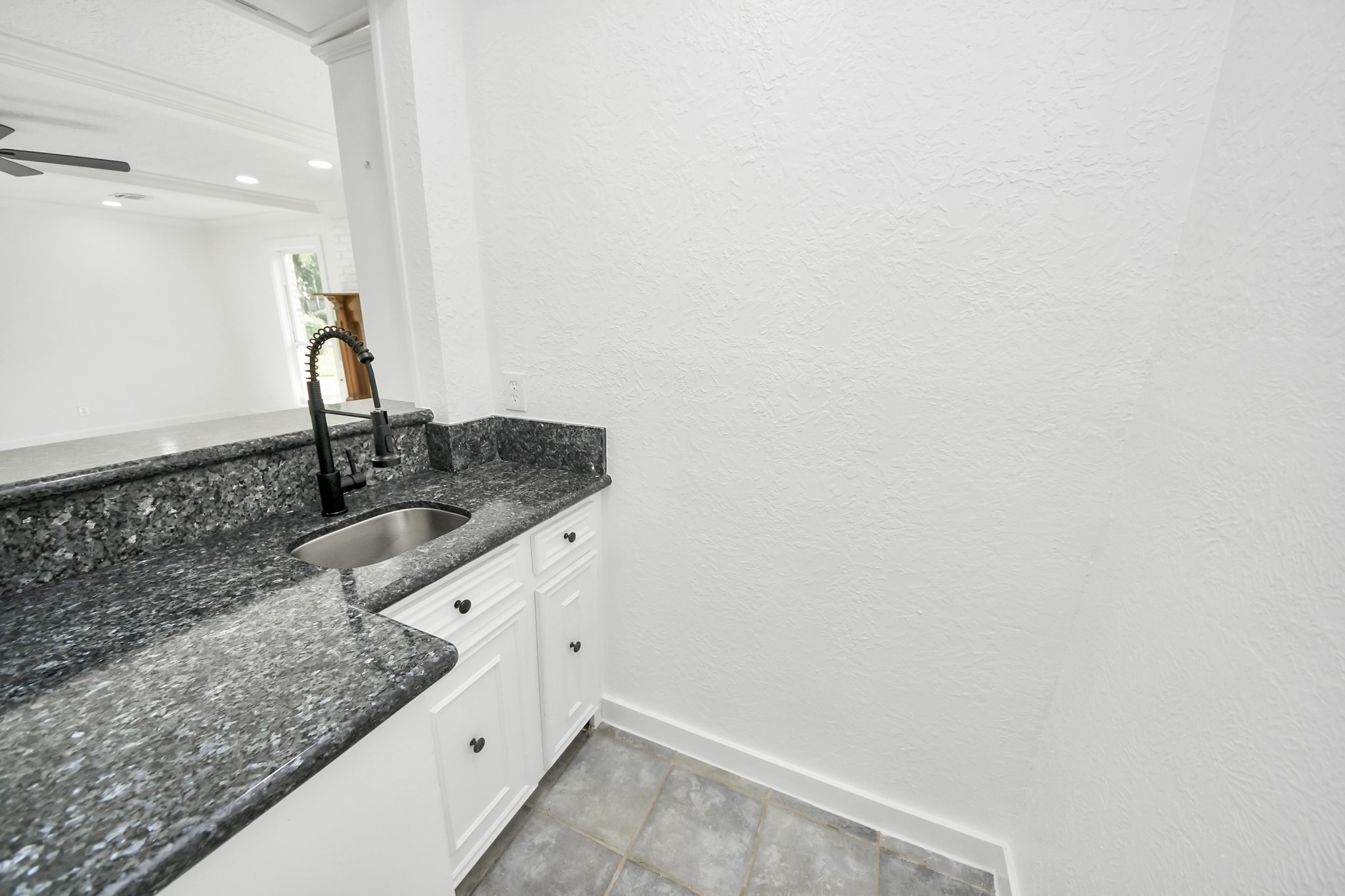 616 S Rivershire Drive Property Photo 11