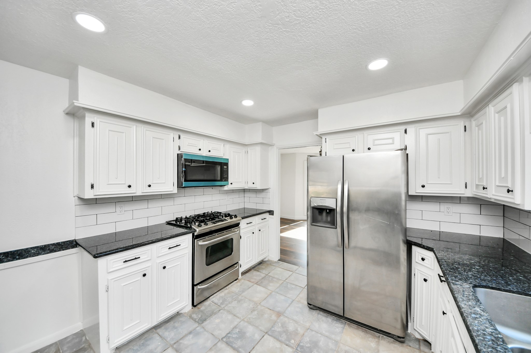 616 S Rivershire Drive Property Photo 19