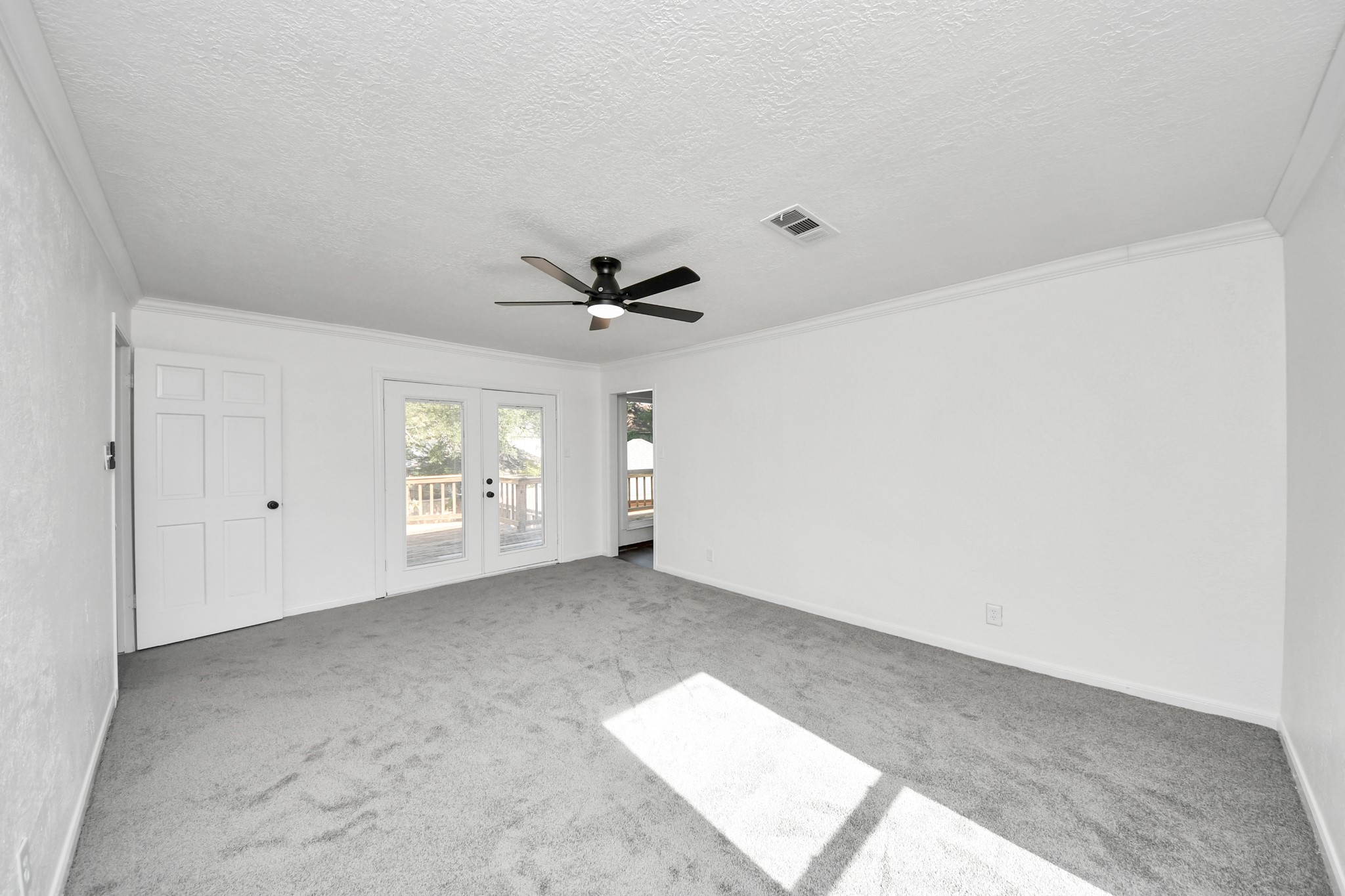 616 S Rivershire Drive Property Photo 25