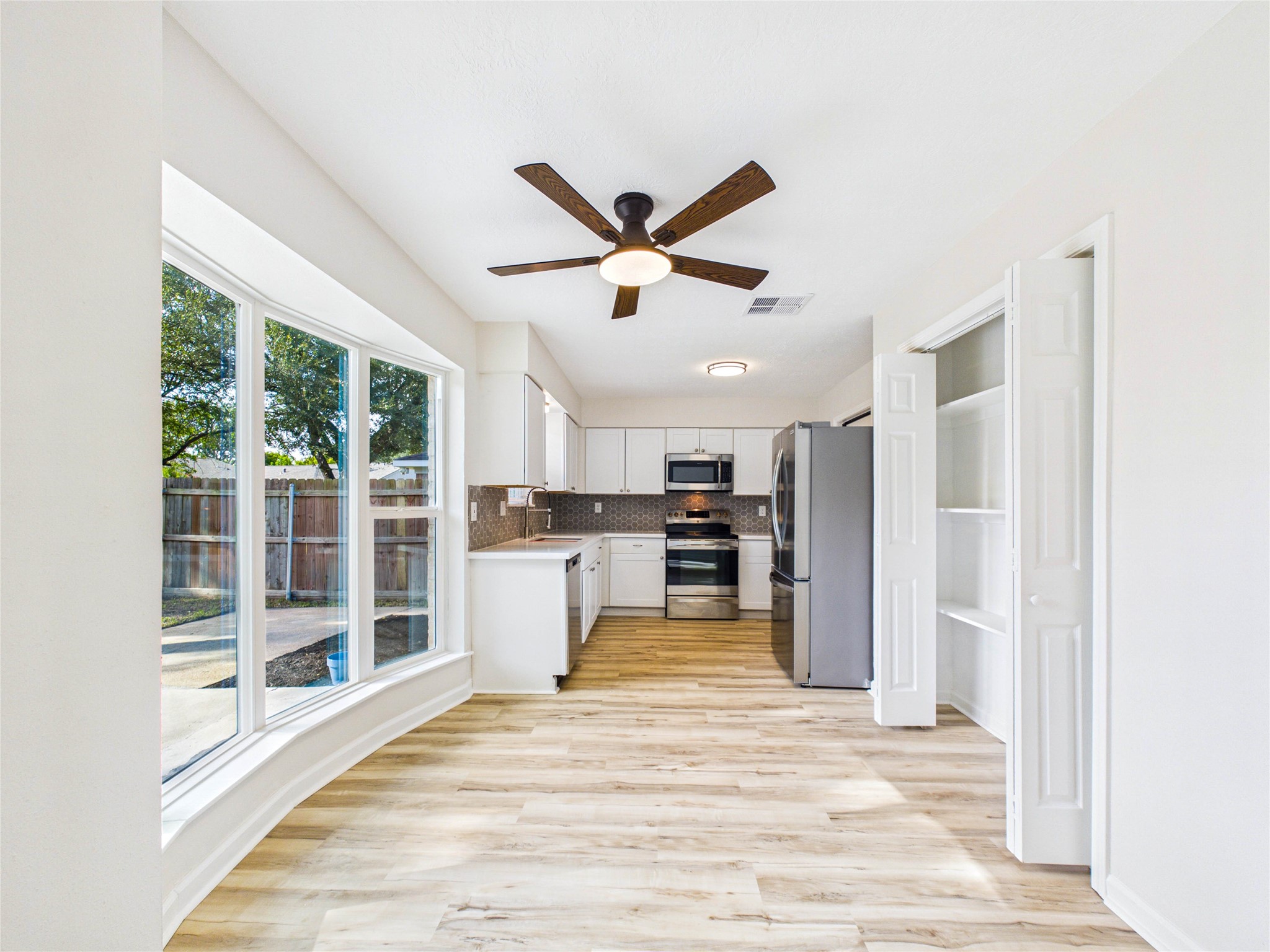 12707 Corning Dr Property Photo 10
