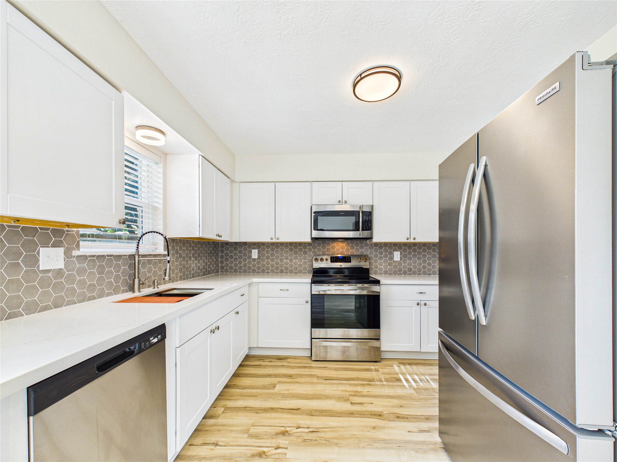 12707 Corning Dr Property Photo 13