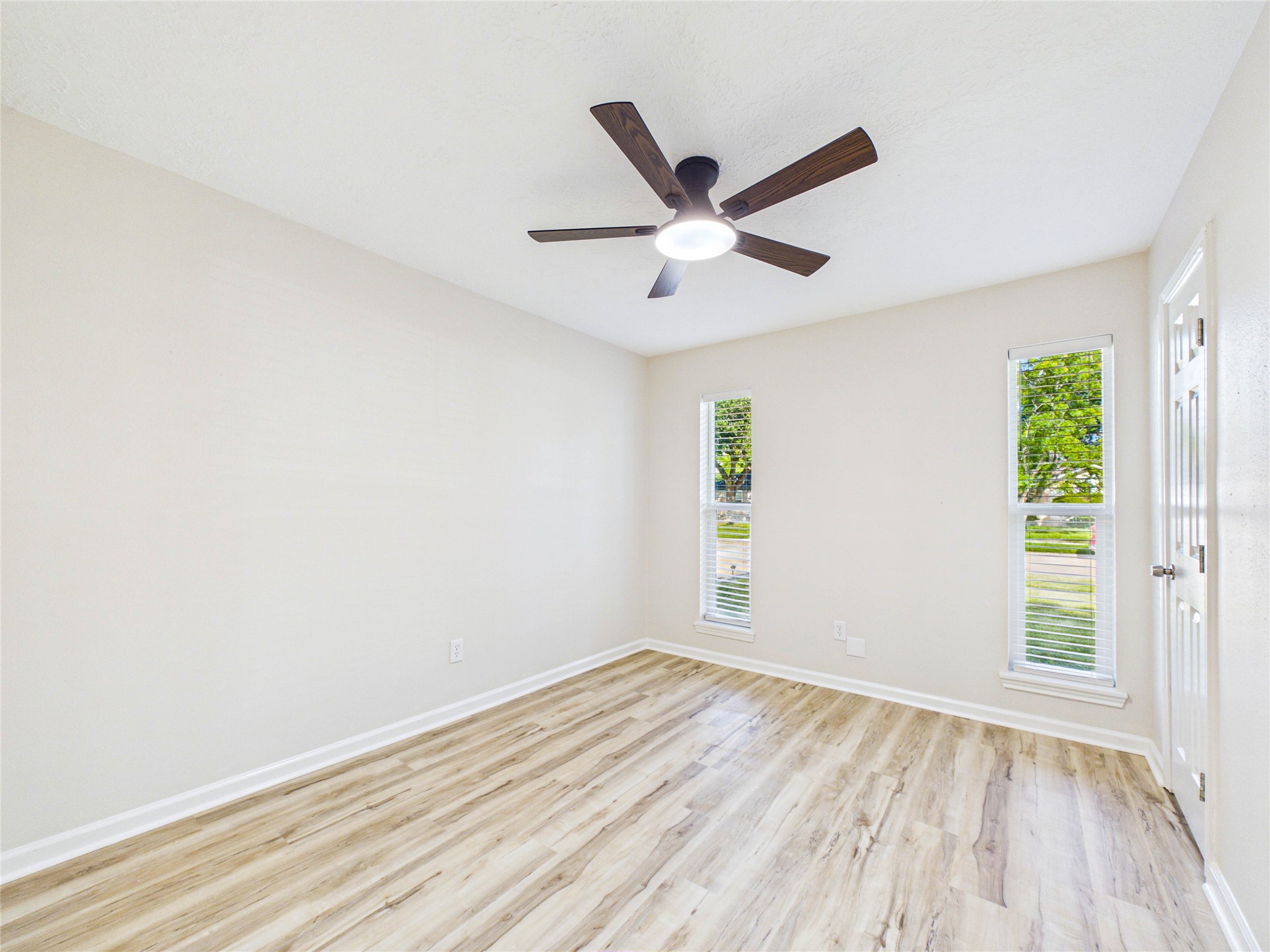 12707 Corning Dr Property Photo 19