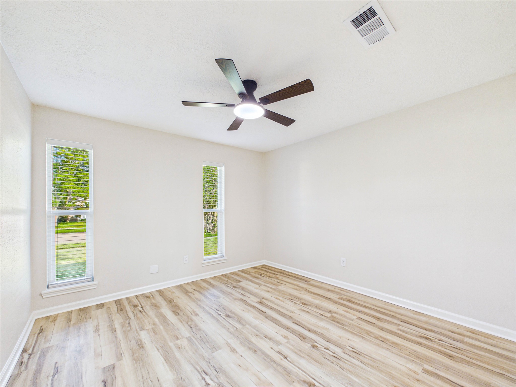 12707 Corning Dr Property Photo 21