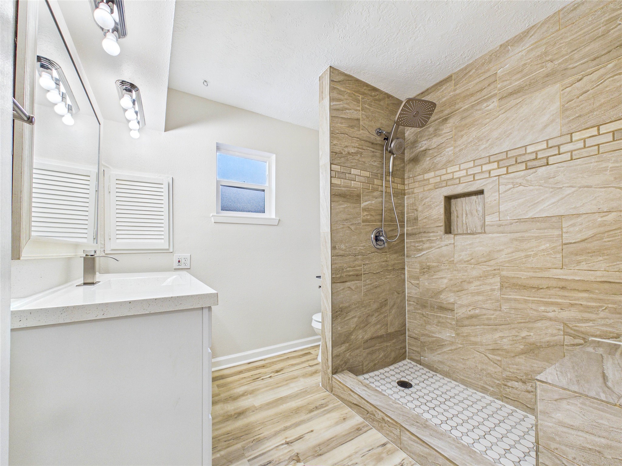 12707 Corning Dr Property Photo 23