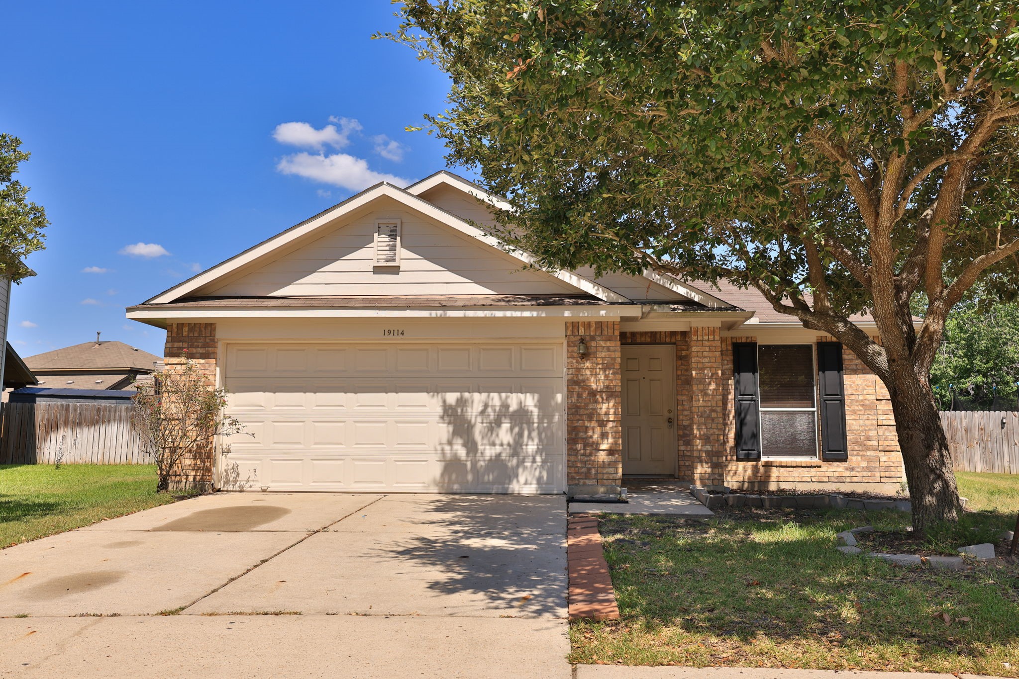 19114 Hemington Circle Property Photo 1