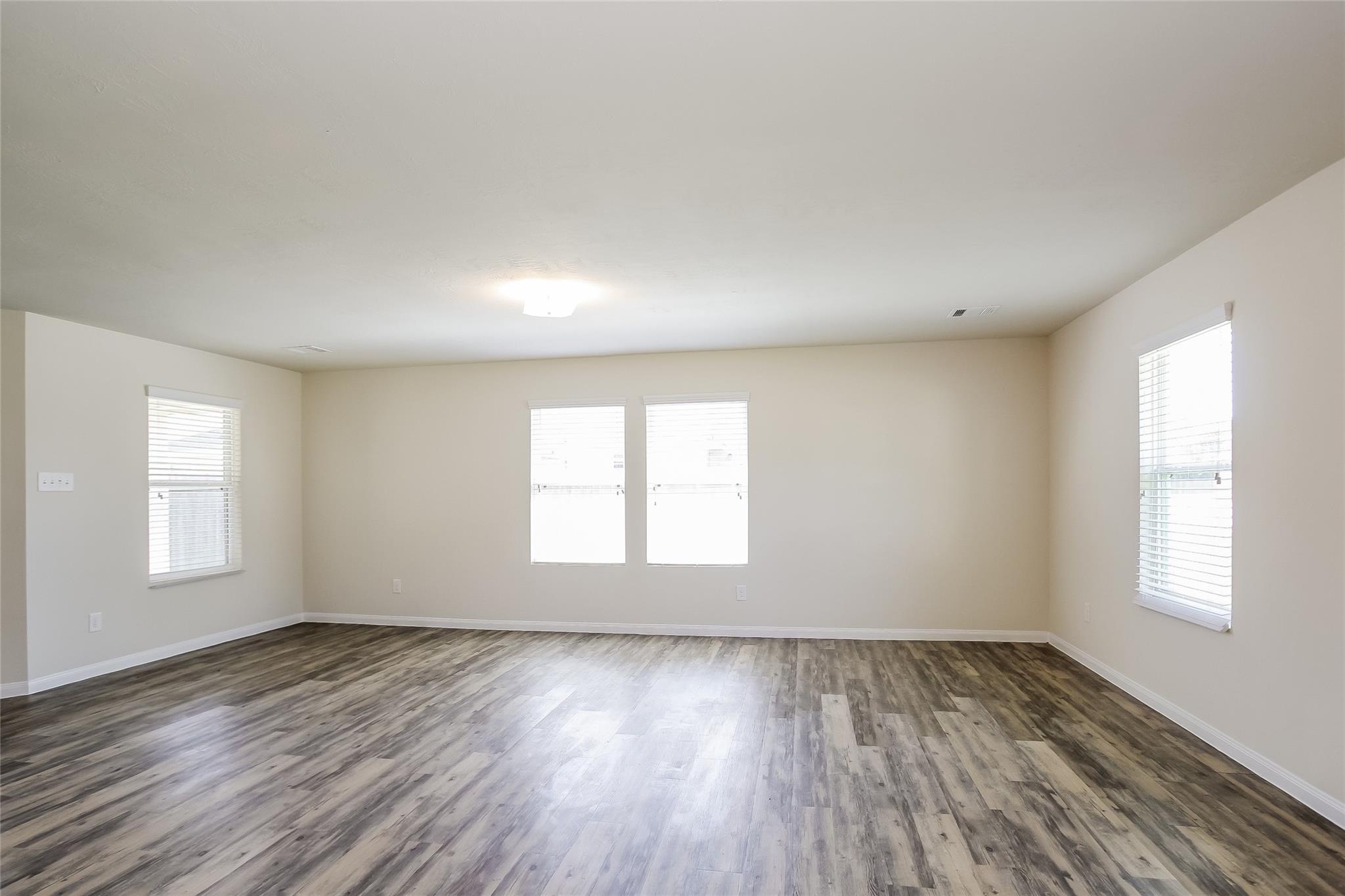 12002 Pia Drive Property Photo 4