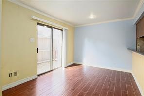311 E 10th Street Property Photo 17