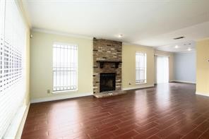 311 E 10th Street Property Photo 18