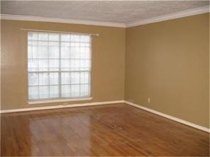 311 E 10th Street Property Photo 26