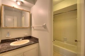 311 E 10th Street Property Photo 32