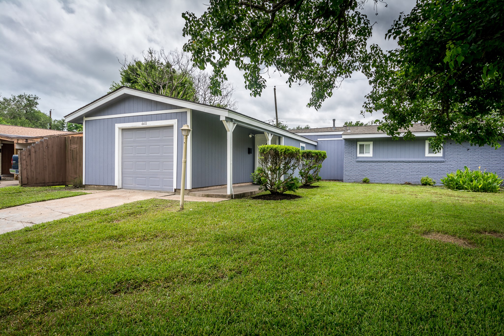 4411 Knotty Oaks Trail Property Photo 3